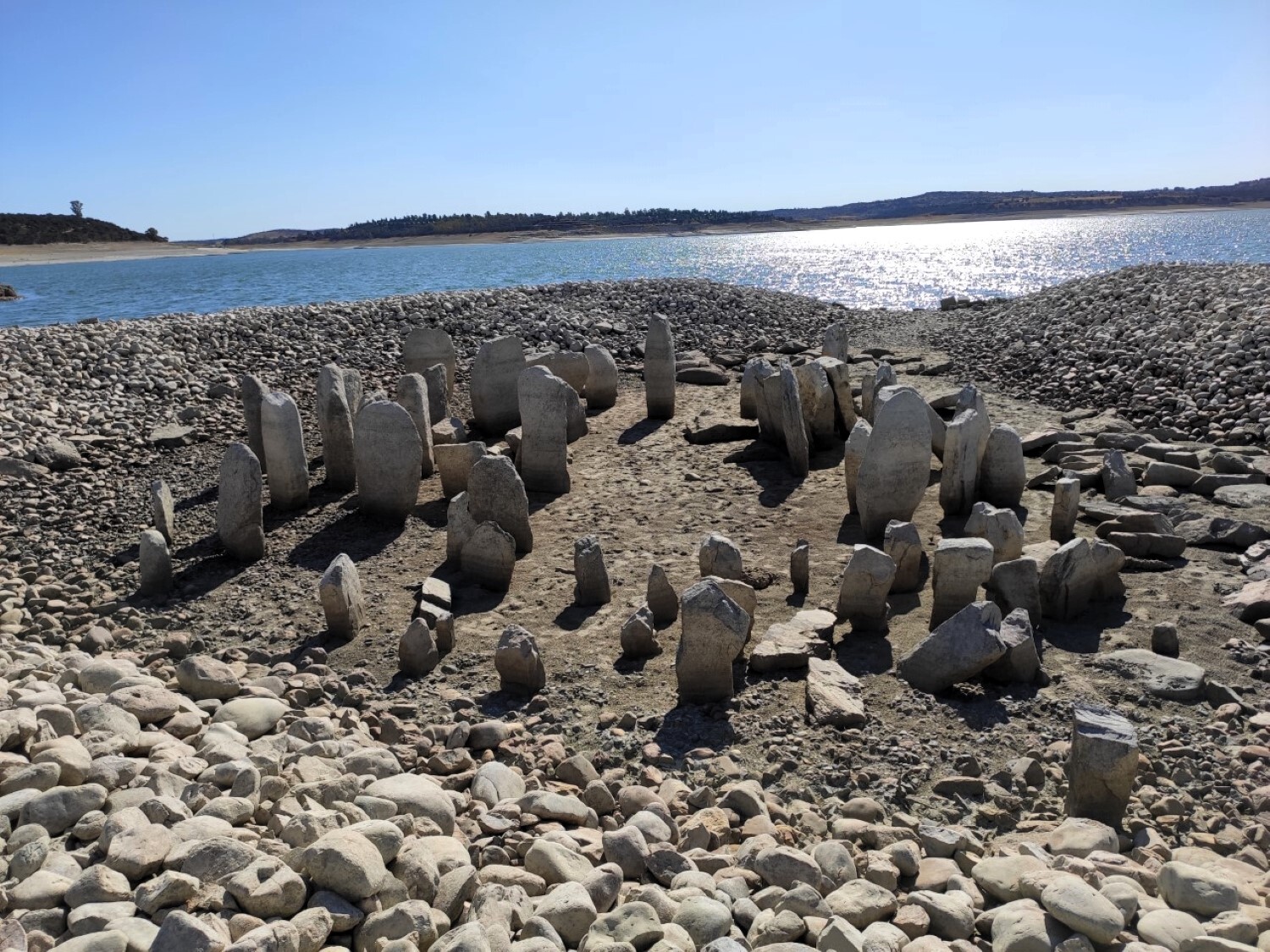 Avec la sécheresse le Stonehenge espagnol émerge des eaux