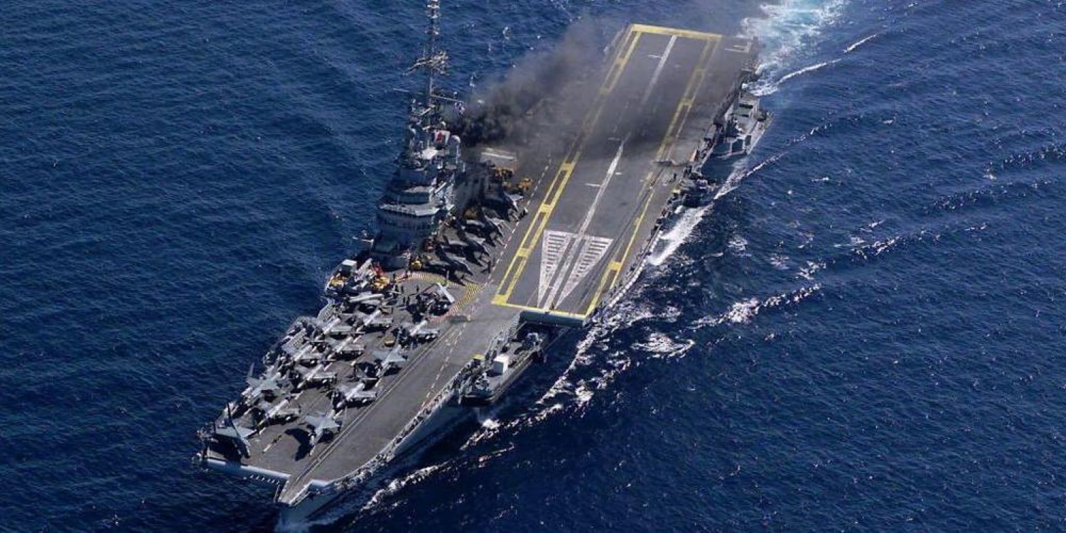 Brésil : la marine a coulé l’ancien porte-avions français Foch contaminé dans l’océan Atlantique