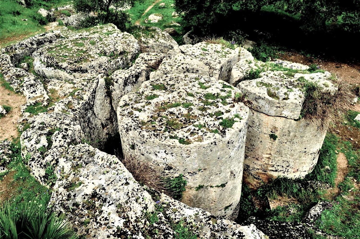 Cave di Cusa : le mystère des anciennes colonnes de pierre de Sicile