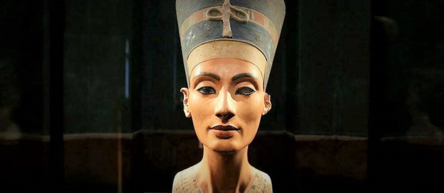 Des archéologues égyptiens pensent avoir découvert la momie de la reine Néfertiti