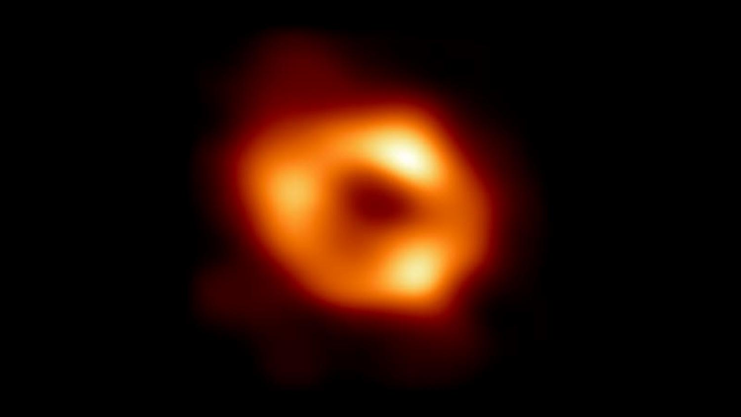 Des astronomes diffusent les premières images d'un trou noir supermassif dans notre galaxie