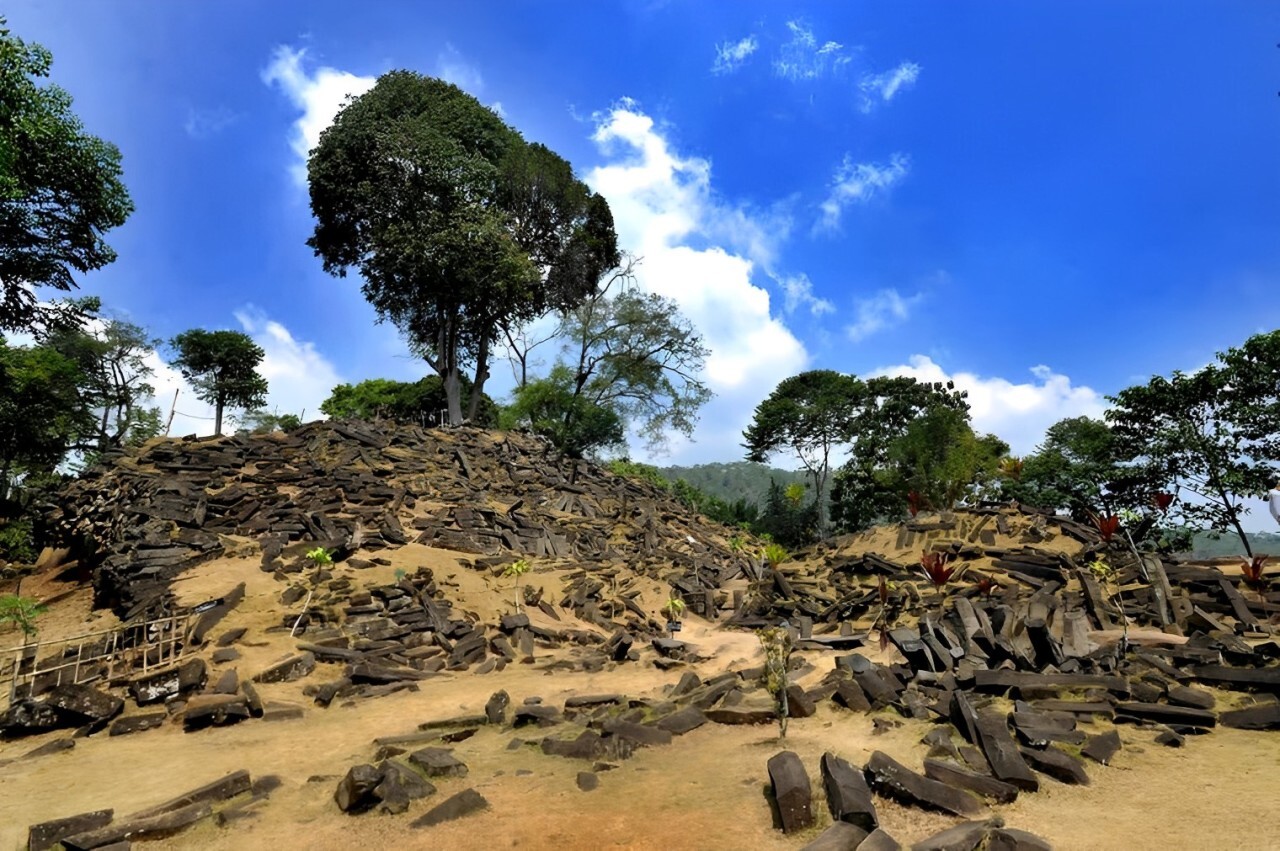 Gunung Padang : le mystère du site mégalithique indonésien