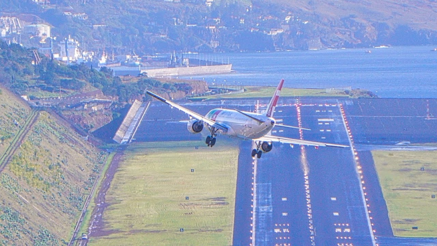 L’atterrissage d’un A 321 luttant contre le vent