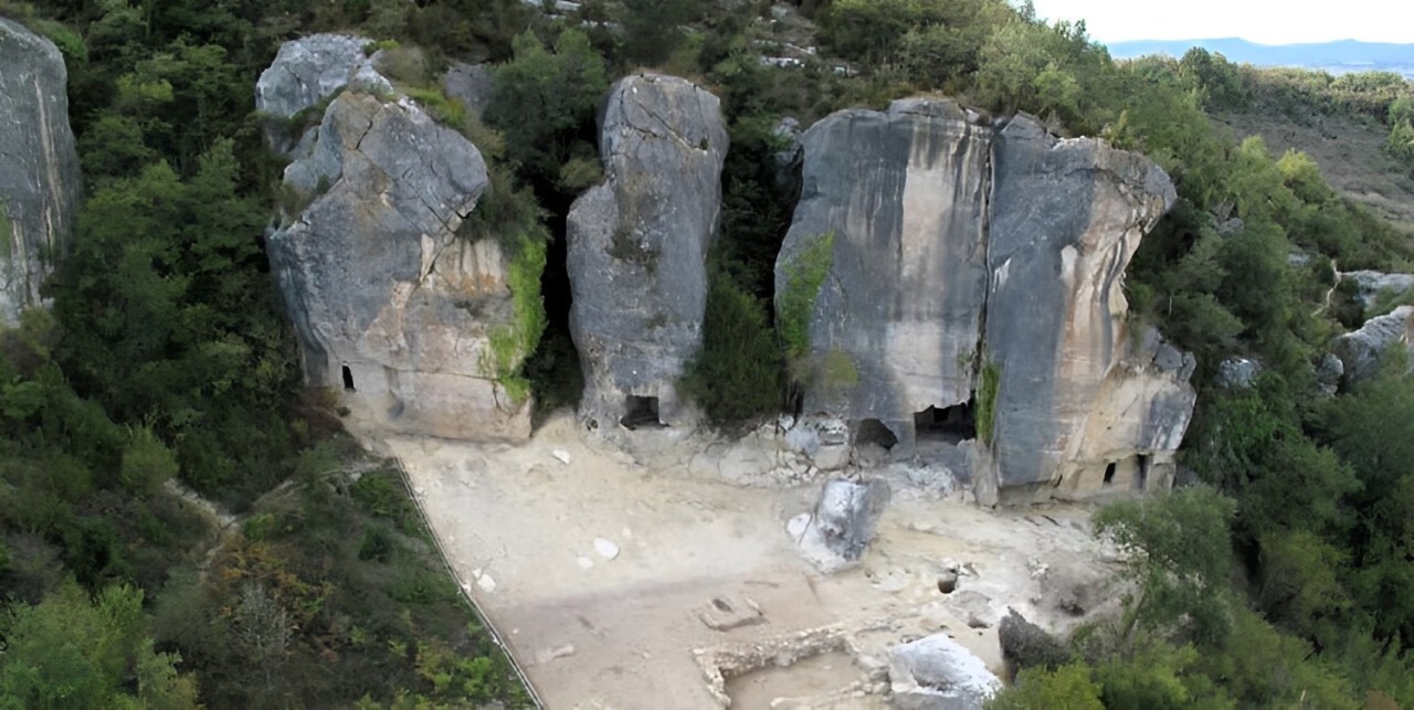 Les archéologues font une découverte sur une société troglodyte cachée pendant des siècles