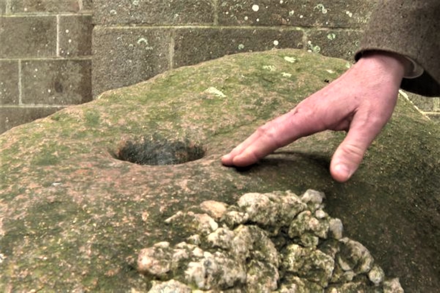 Mont-Saint-Michel : le mystère du trou dans le rocher élucidé