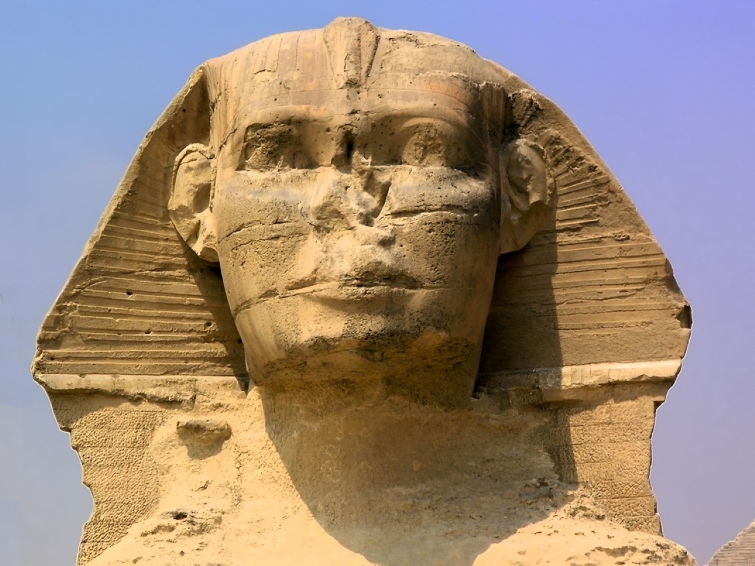 Pourquoi les statues égyptiennes ont-elles souvent le nez cassé ?
