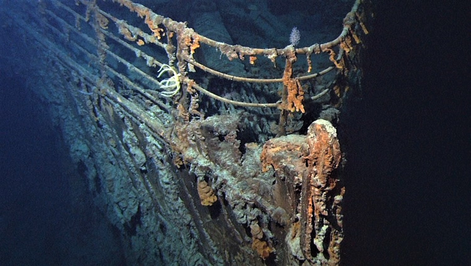 Récit : un sous-marin touristique parti explorer l'épave du Titanic et disparaît dans l'océan Atlantique