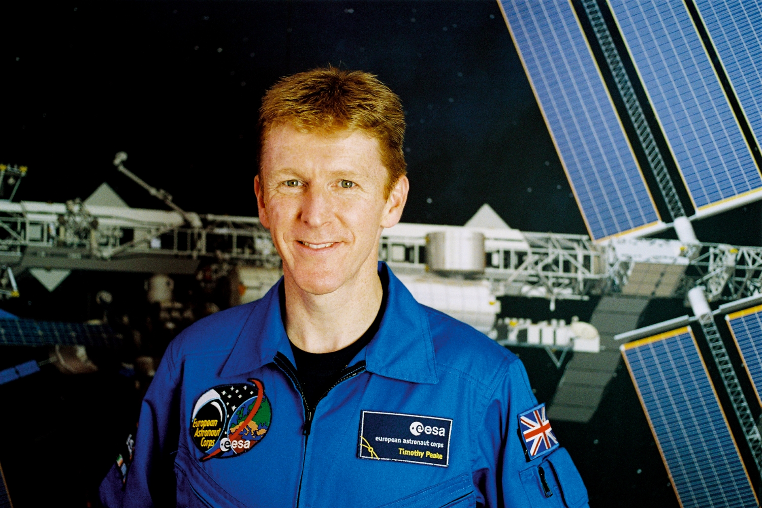Selon un astronaute britannique les OVNIS pourraient être des humains voyageant dans le temps