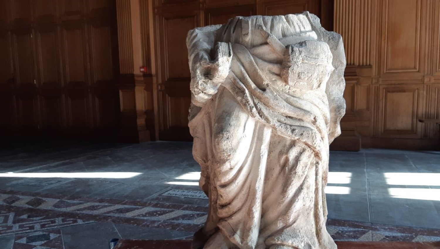 Toulouse : la mystérieuse statue de Saint-Jacques découverte dans la pile du Pont-Vieux