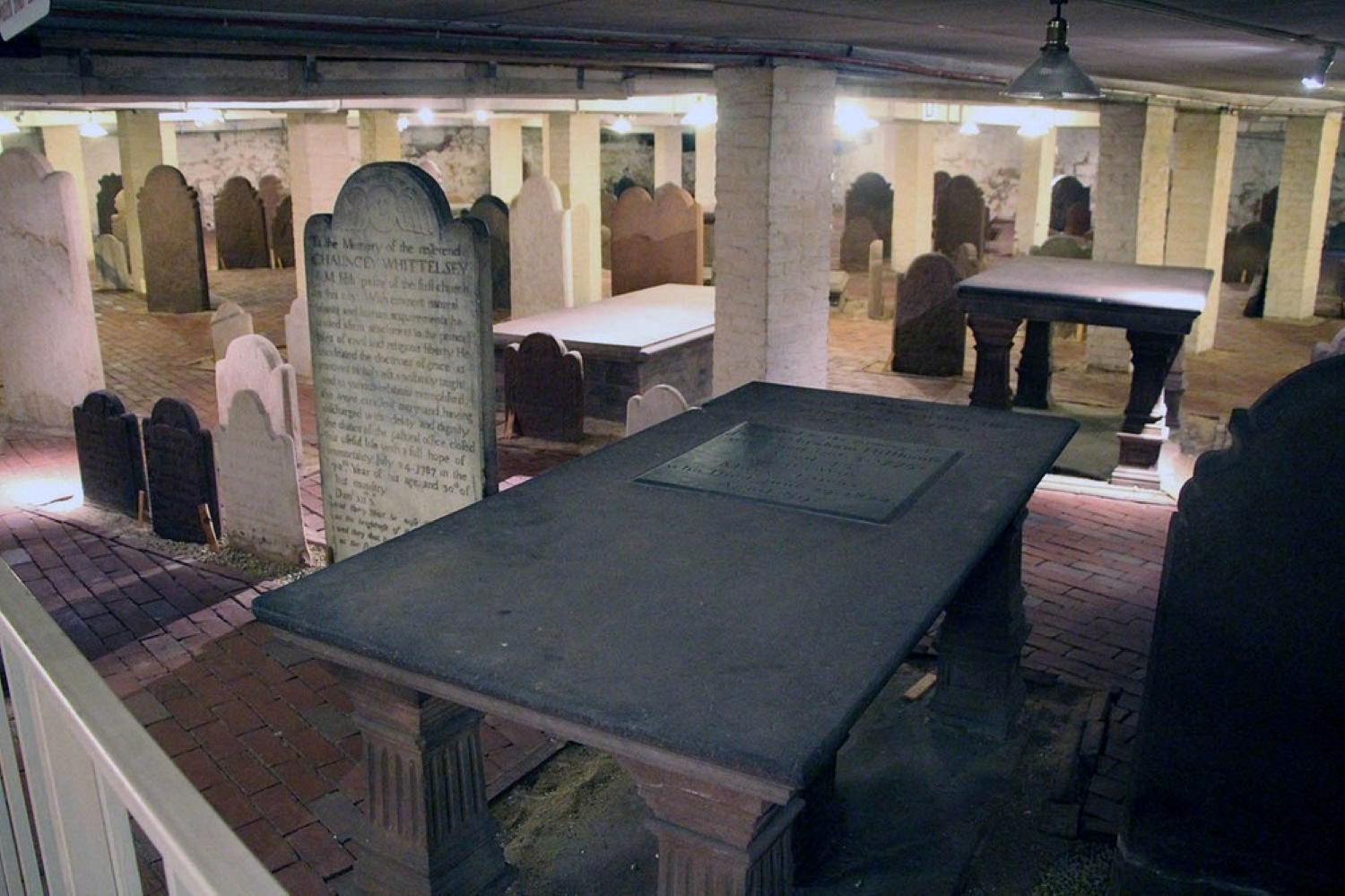 Un cimetière : sous l'église verte de New Haven