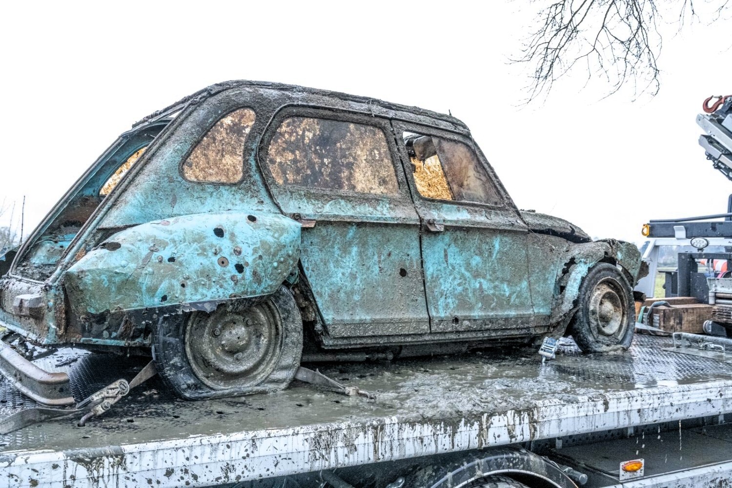 Un corps découvert dans une voiture repêchée plus de 40 ans après sa disparition