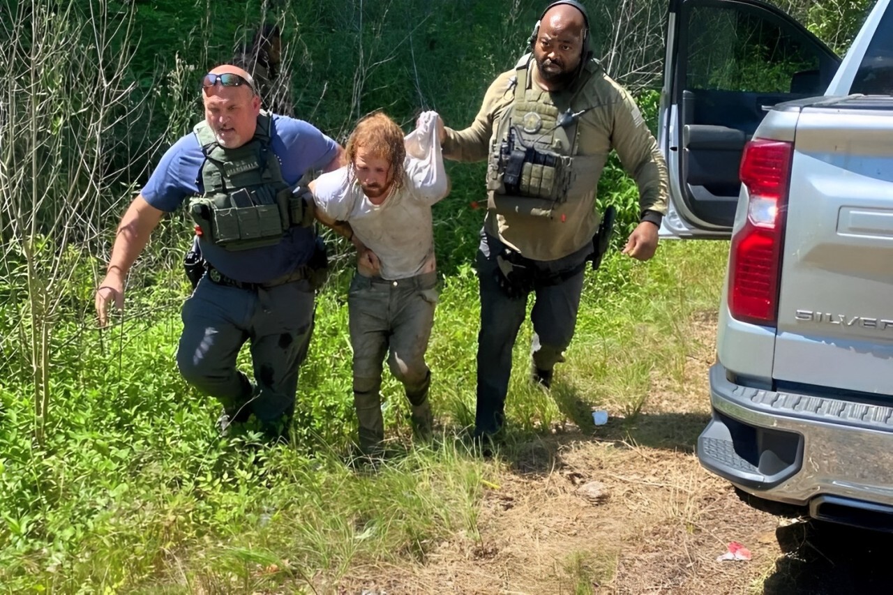 Un monstre dans les bois : un homme arrêté pour le meurtre d’une fillette et sa mère