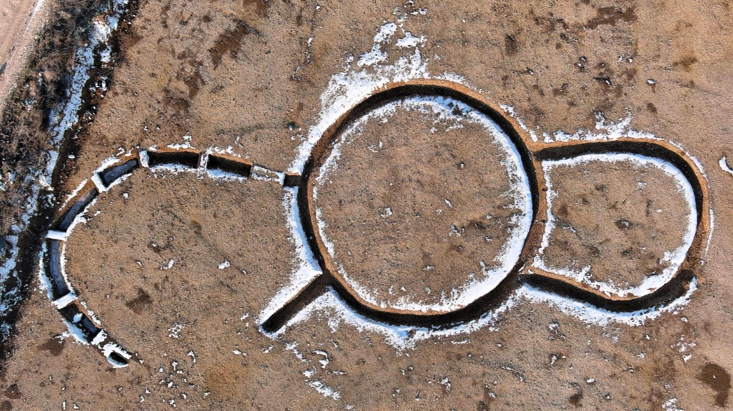 Un mystérieux monument du Néolithique rempli d'armes découvert en Bourgogne