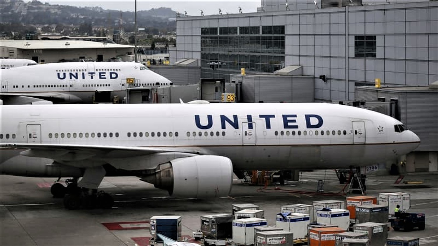 USA : un homme arrêté après avoir tenté d'ouvrir une issue de secours d'un avion en plein vol